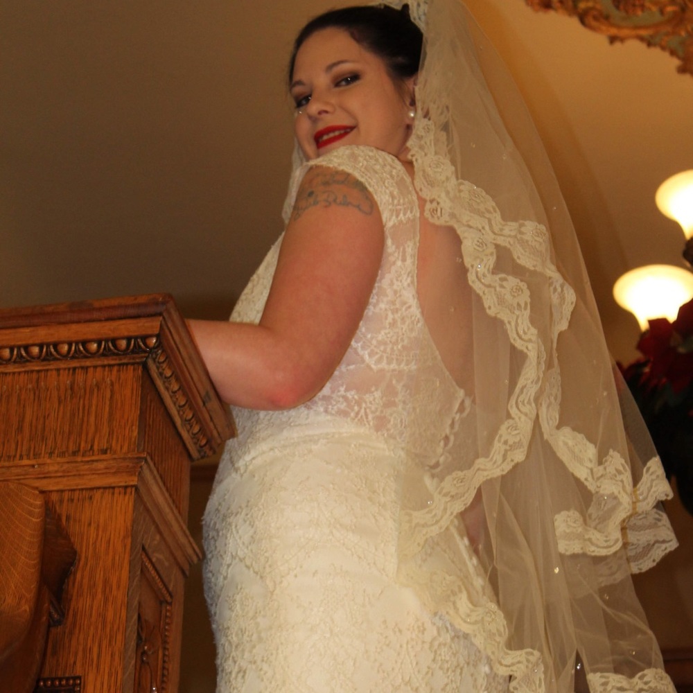 DEEp ivory veil